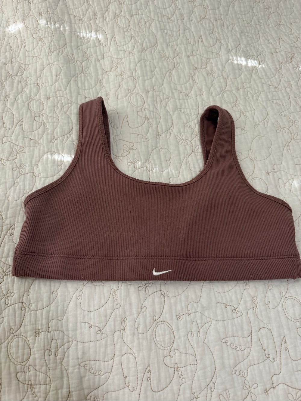 Nike Mauve Ribbed Scoop Sports Bra- dry fit size M